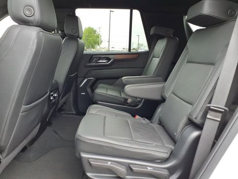 Used 2025 GMC Yukon Denali AWD/4WD image 6