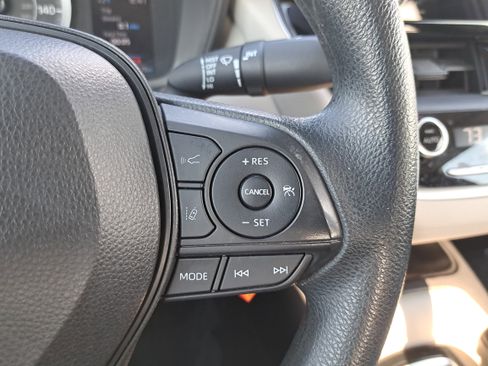 Used 2022 Toyota Corolla LE image 17