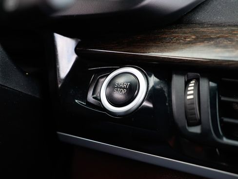 Used 2017 BMW X5 xDrive40e image 36