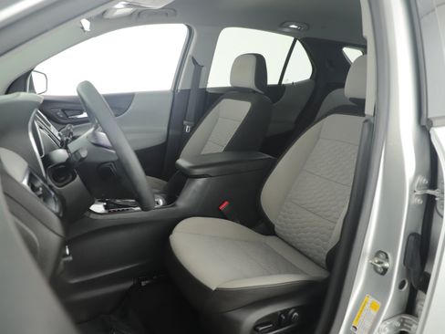 Used 2019 Chevrolet Equinox LS w/ LS Convenience Package image 14