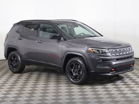 Used 2024 Jeep Compass Trailhawk AWD/4WD image 49