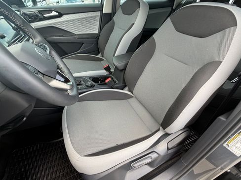 Certified 2024 Volkswagen Taos S AWD/4WD image 5