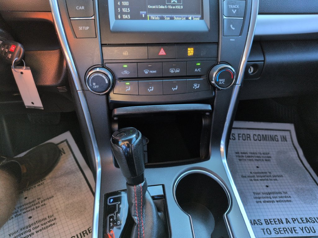 Used 2017 Toyota Camry SE FWD image 18