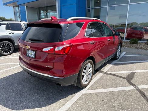 Used 2018 Chevrolet Equinox Premier FWD image 4