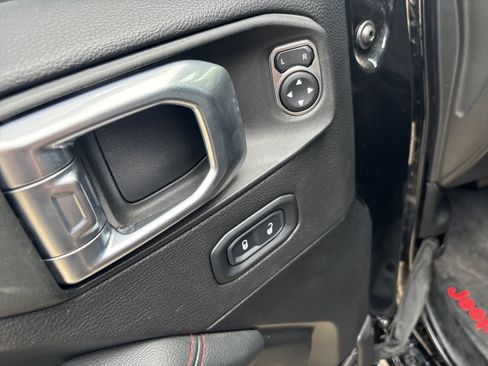 Used 2022 Jeep Wrangler Unlimited Rubicon w/ Steel Bumper Group AWD/4WD image 15
