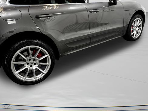 Used 2016 Porsche Macan Turbo image 63