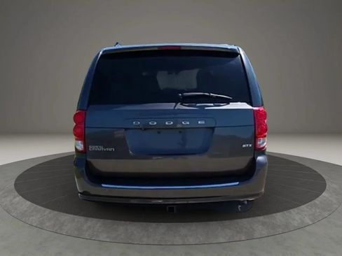 Used 2020 Dodge Grand Caravan SXT FWD image 5