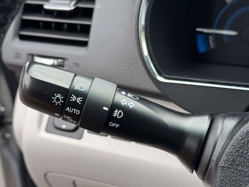 Used 2012 Toyota Highlander Limited AWD/4WD image 26