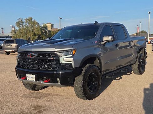 Used 2023 Chevrolet Silverado 1500 ZR2 w/ Technology Package AWD/4WD image 4