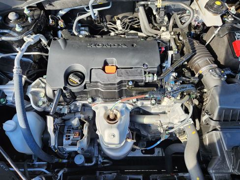 Certified 2025 Honda HR-V Sport image 9