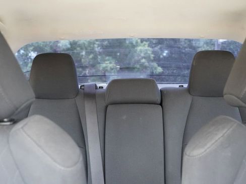 Used 2021 Toyota Corolla LE image 16