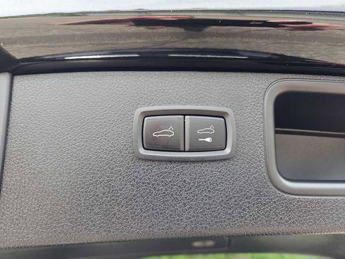 Used 2021 Porsche Macan AWD/4WD image 48