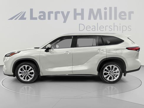 Used 2021 Toyota Highlander Limited AWD/4WD image 3