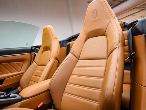 Used 2026 Porsche 911 Carrera image 5