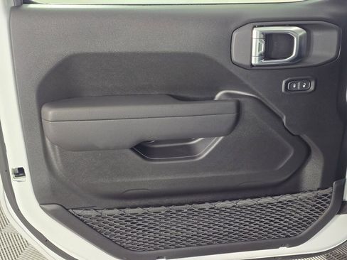 New 2026 Jeep Gladiator Sport image 28