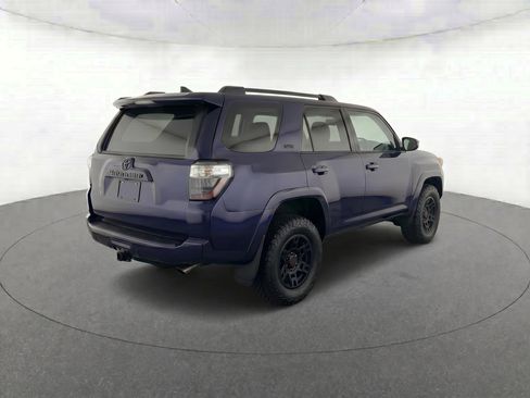 Used 2019 Toyota 4Runner SR5 Premium AWD/4WD image 4