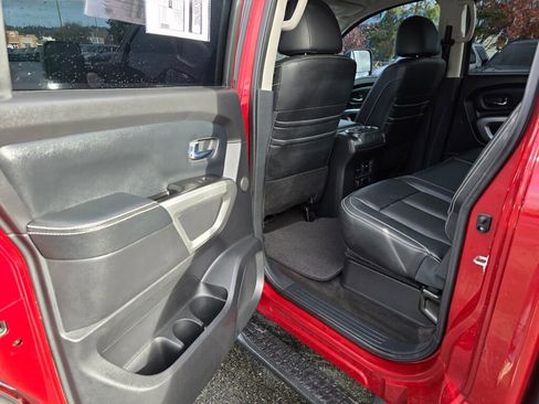 Used 2018 Nissan Titan PRO-4X w/ Pro-4x Convenience Package image 16