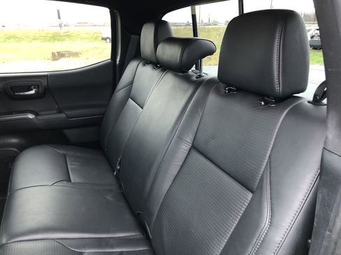 Used 2020 Toyota Tacoma 4x4 Double Cab image 11