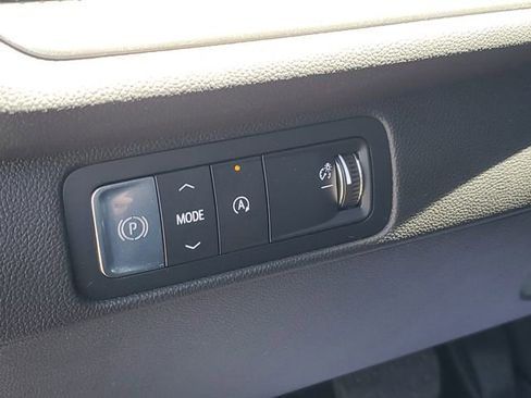 Used 2024 Chevrolet Traverse LS w/ Midnight/Sport Edition FWD image 8