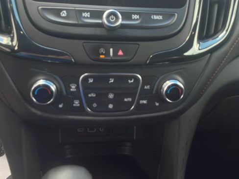 Used 2022 Chevrolet Equinox RS w/ RS Leather Package AWD/4WD image 24