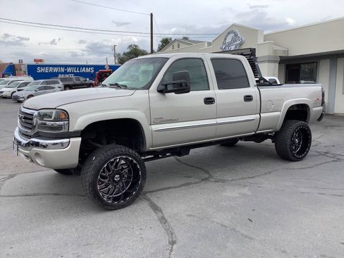 Used 2006 GMC Sierra 2500 SLE w/ Onstar Plus Package AWD/4WD image 1