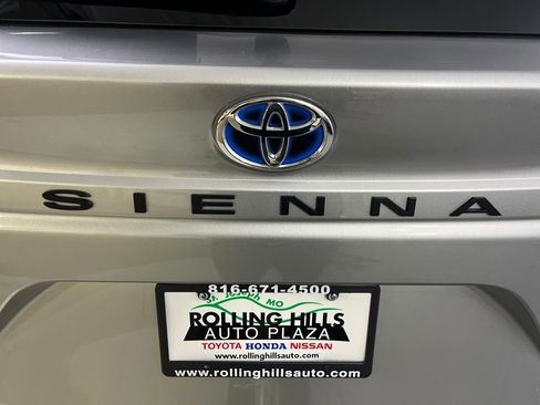 Used 2024 Toyota Sienna XLE image 42