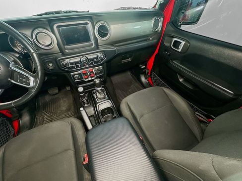 Used 2019 Jeep Wrangler Unlimited Sahara AWD/4WD image 11