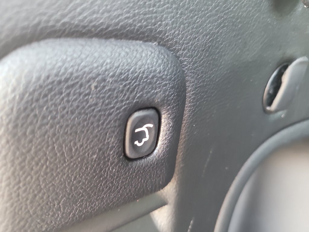 Used 2021 Jeep Grand Cherokee Laredo X RWD image 9
