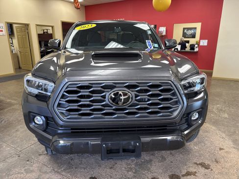 Used 2023 Toyota Tacoma TRD Sport image 2