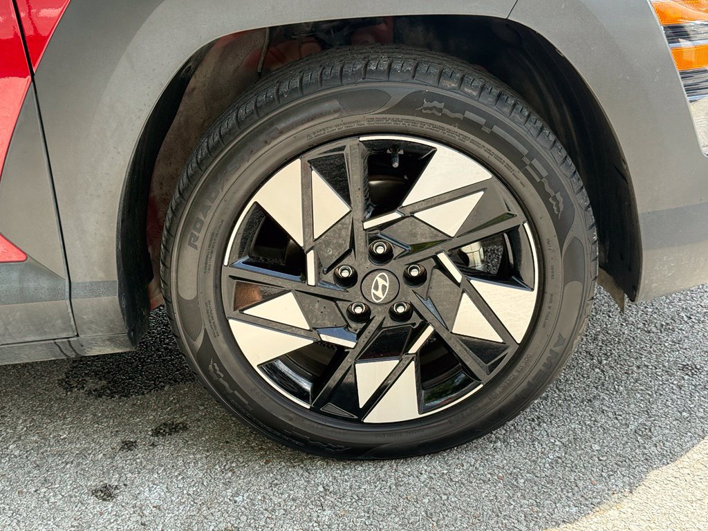 Used 2025 Hyundai Kona SEL FWD image 40