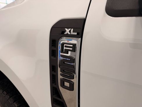 Used 2024 Ford F250 XL image 18