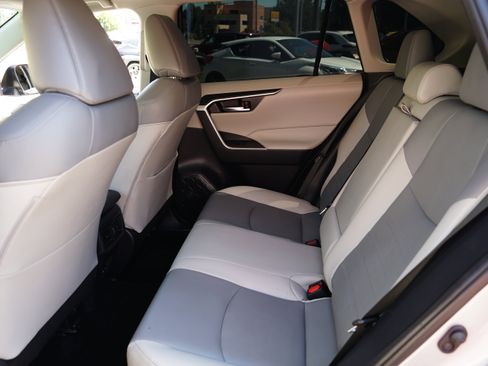 Used 2023 Toyota RAV4 XLE Premium image 28