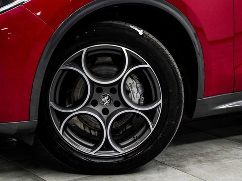 Used 2022 Alfa Romeo Stelvio Ti image 3