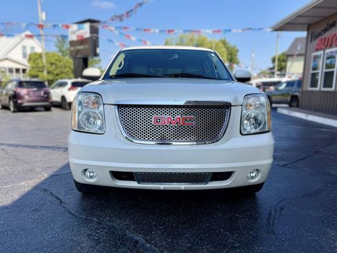 Used 2011 GMC Yukon Denali AWD/4WD image 3