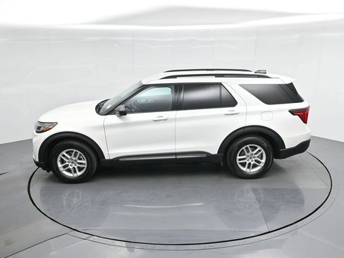 Used 2025 Ford Explorer Active RWD image 43