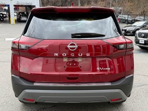 Used 2023 Nissan Rogue SV image 5