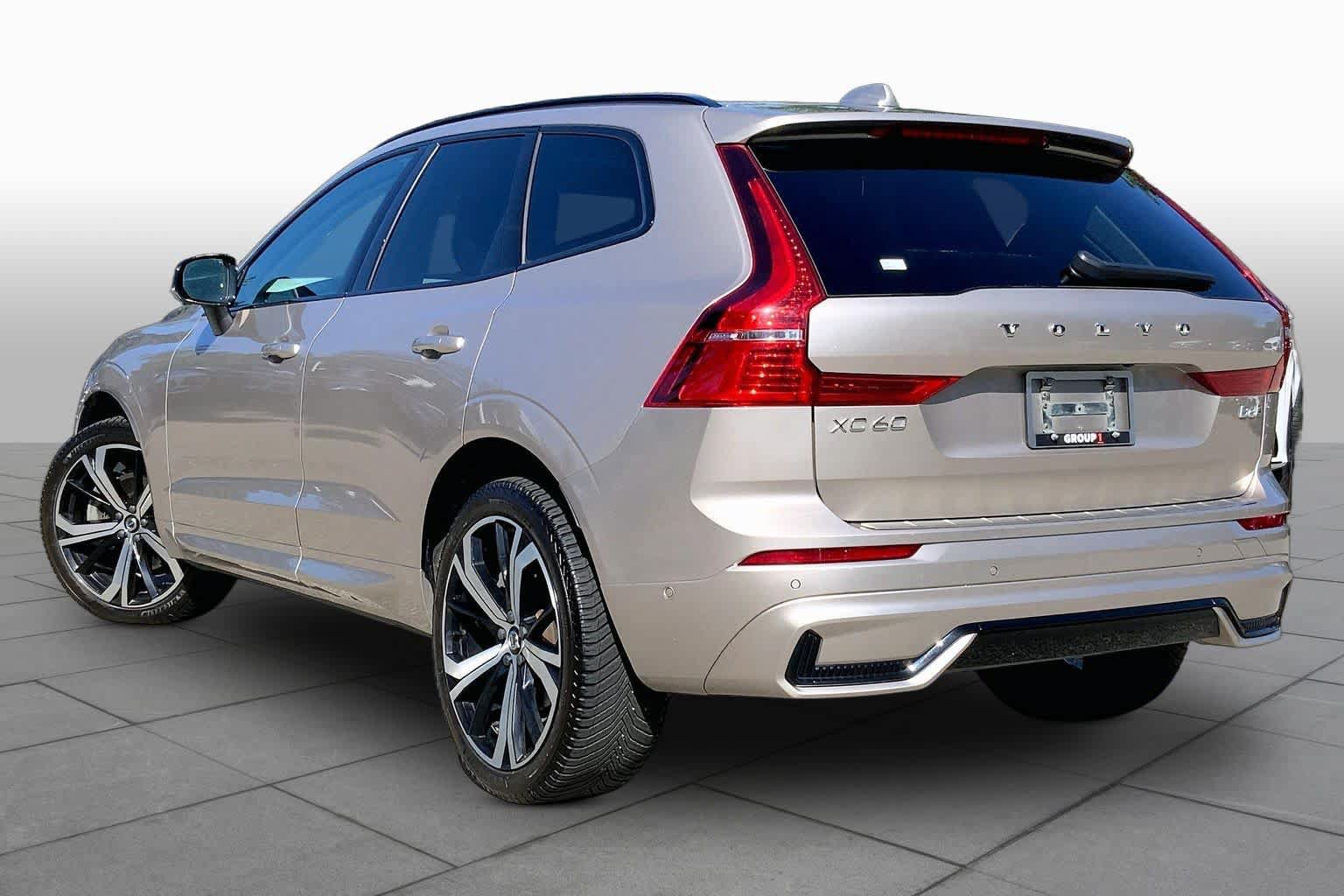 Used 2023 Volvo XC60 B6 Ultimate w/ Protection Package Premier AWD/4WD image 12