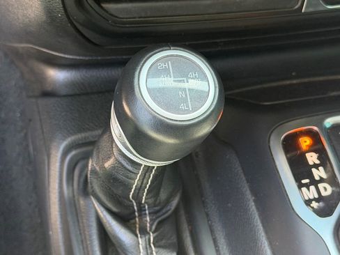 Used 2023 Jeep Wrangler Unlimited Sahara AWD/4WD image 17