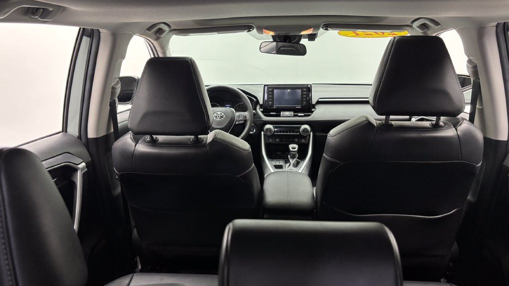 Used 2021 Toyota RAV4 XLE Premium AWD/4WD image 38