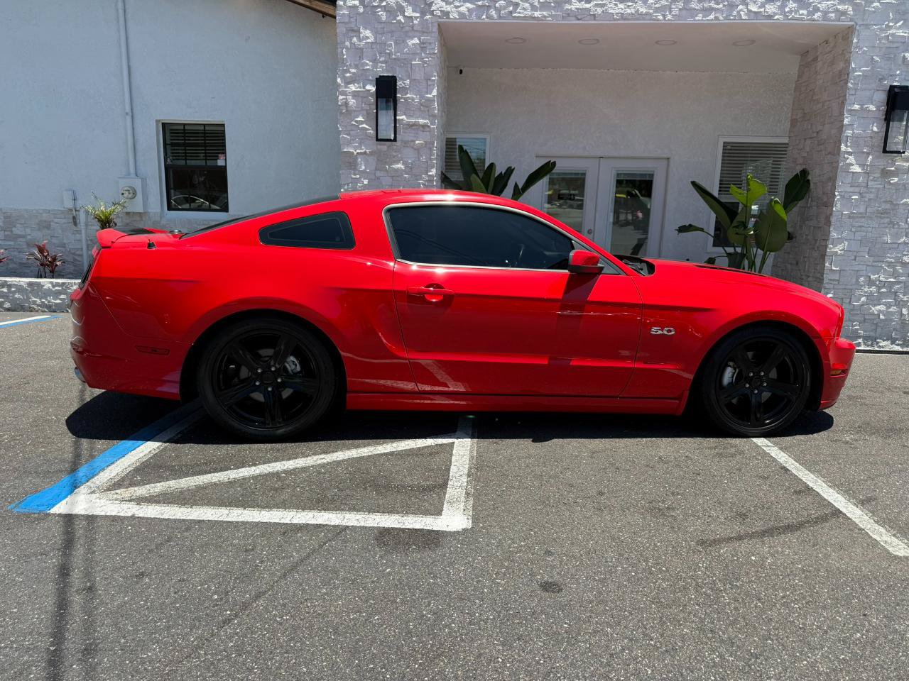 Used 2014 Ford Mustang GT Premium w/ Comfort Package RWD image 15