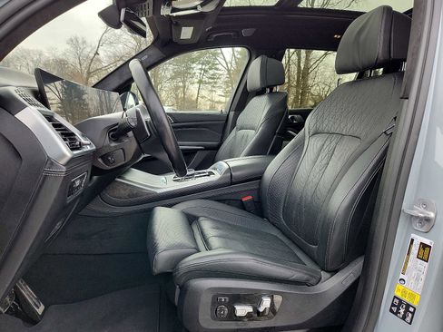 Used 2023 BMW X7 xDrive40i w/ Executive Package image 13