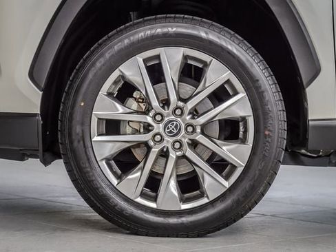 Used 2020 Toyota RAV4 Limited image 10