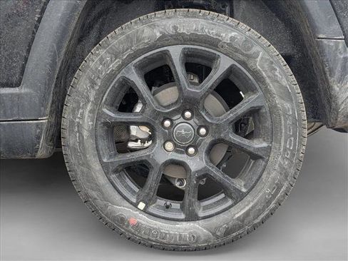 New 2026 Jeep Compass Latitude image 10