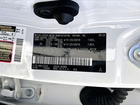 Used 2022 Toyota Highlander XLE FWD image 35