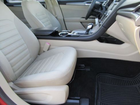 Used 2013 Ford Fusion SE image 9