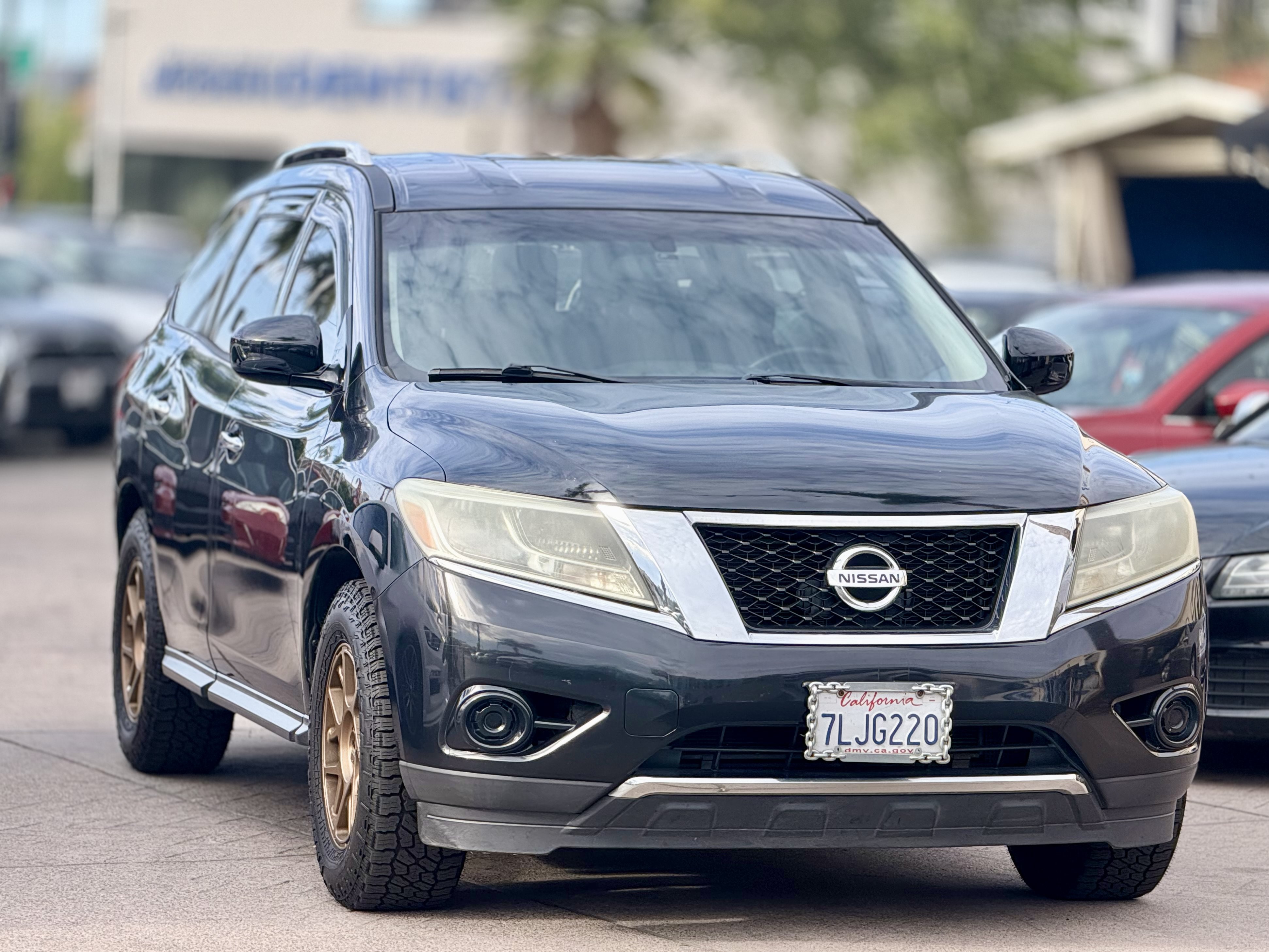 Used 2015 Nissan Pathfinder S FWD image 3