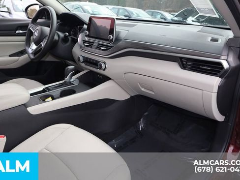 Used 2025 Nissan Altima 2.5 SV FWD image 28