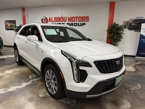 Used 2021 Cadillac XT4 Premium Luxury FWD image 1