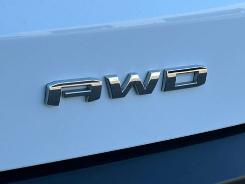 Used 2023 GMC Acadia SLT image 59