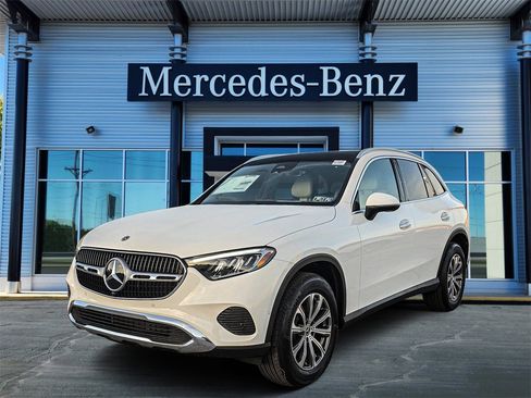 New 2025 Mercedes-Benz GLC 300 4MATIC image 3